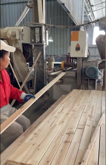 实木踢脚线生产过程全解析